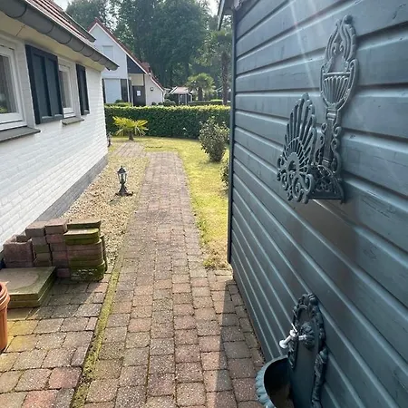 Freistehendes Am Naehe Roermond Holiday home Heel